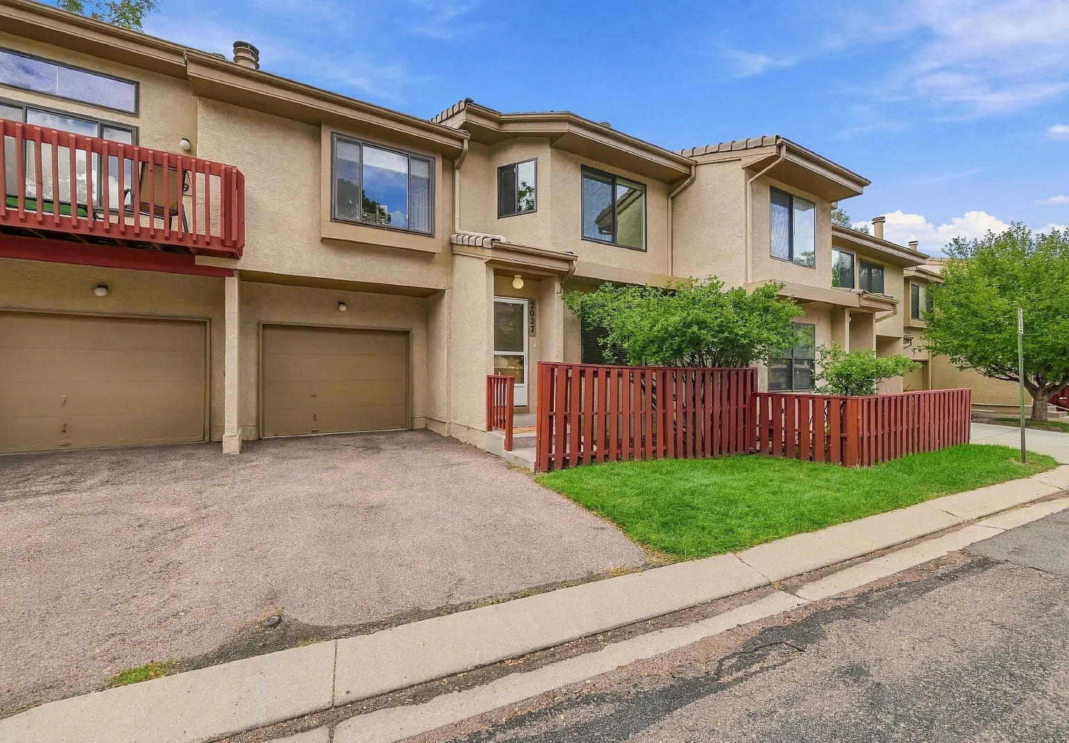 2 bed, 1.5 bath, 1170 sqft, $1,605 — Photo 4