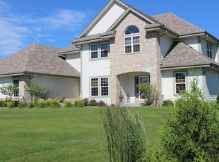 422 Whispering Ridge Ct, Colgate, WI 53017