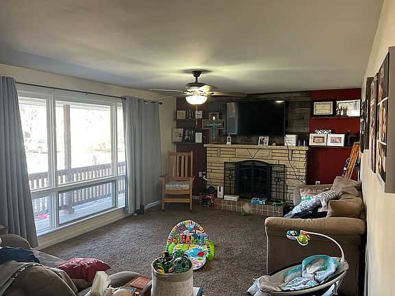 Main Living Area w/Fireplace