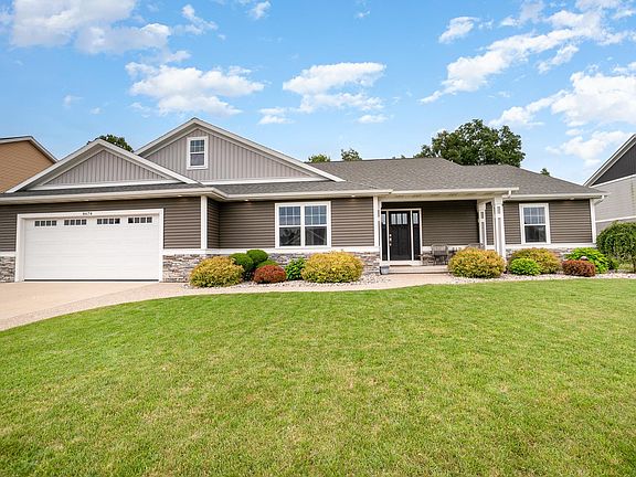 2nd image of 8674 Cottonwood Dr