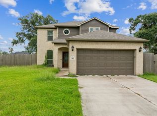 303 Woodhaven Dr, West Columbia, TX 77486