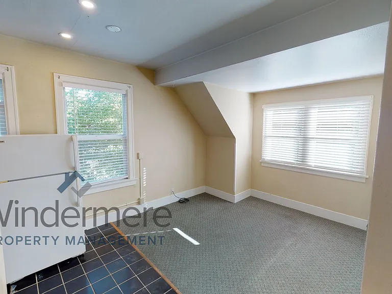 336 S Palouse St — Photo 2