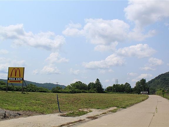 4th image of Wells Ave