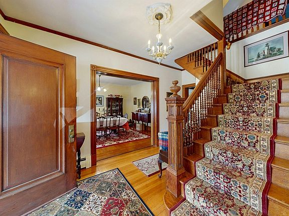 2nd image of 264 Court Rd