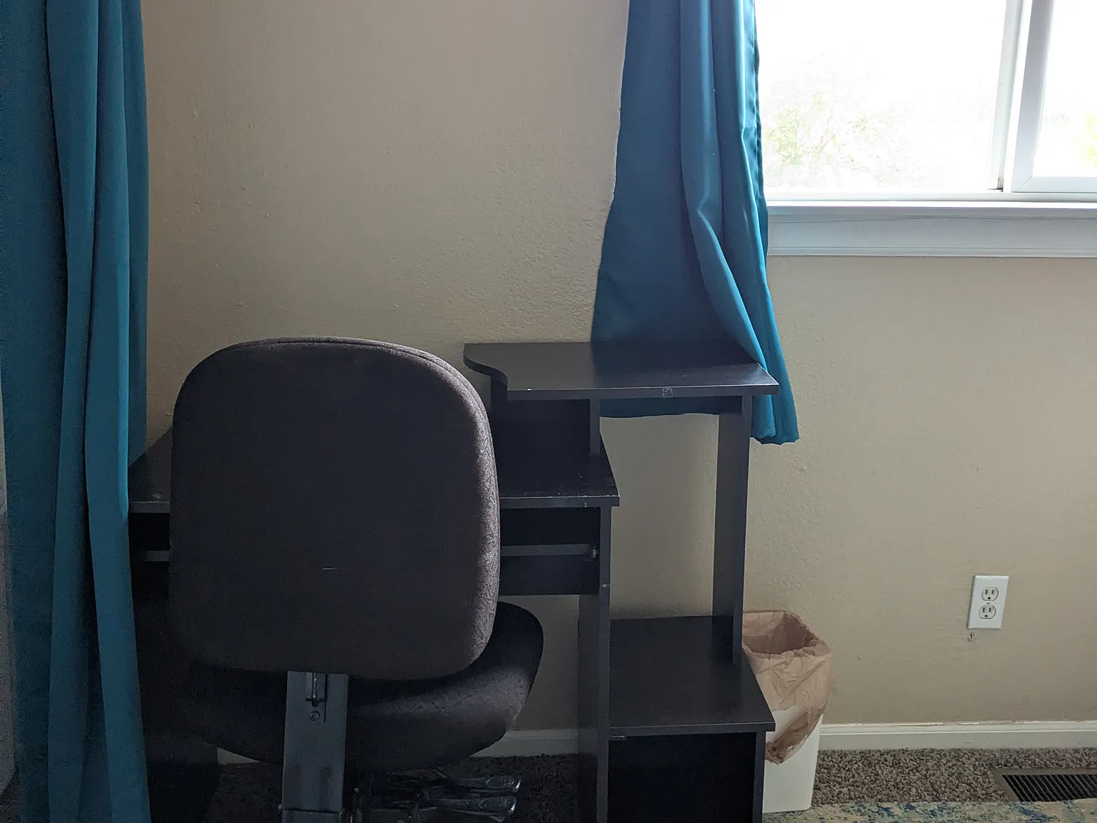 1 bed, 1558 sqft, $1,300 — Photo 2