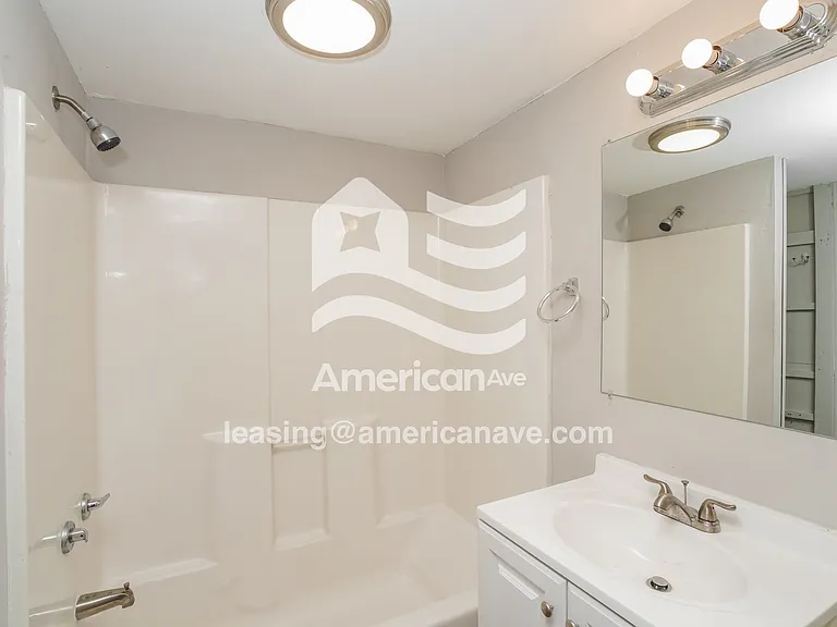 759661_013_wm_-_bathroom_13099185.jpg
