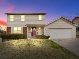 1308 Whispering Ridge Ln, Saint Peters, MO 63376