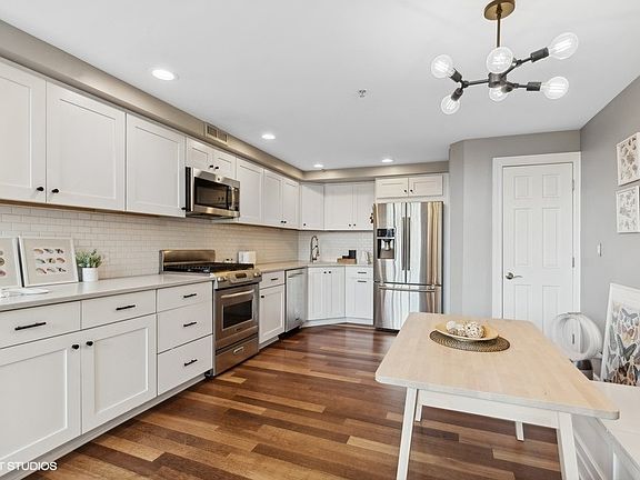 5th image of 70 E 18th St Unit 3D