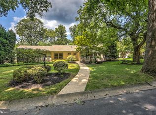 1527 Meadowlark Rd, Wyomissing, PA 19610