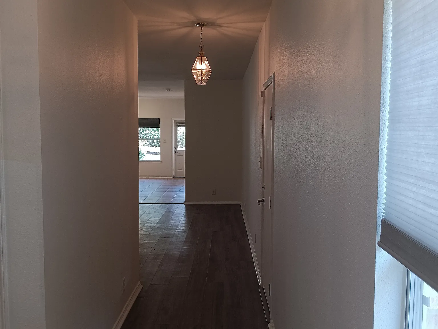 3 bed, 1405 sqft, $1,650 — Photo 2