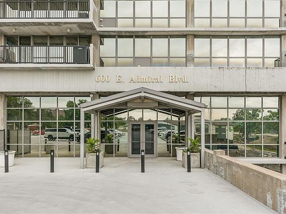 2nd image of 600 E Admiral Blvd Unit 1505