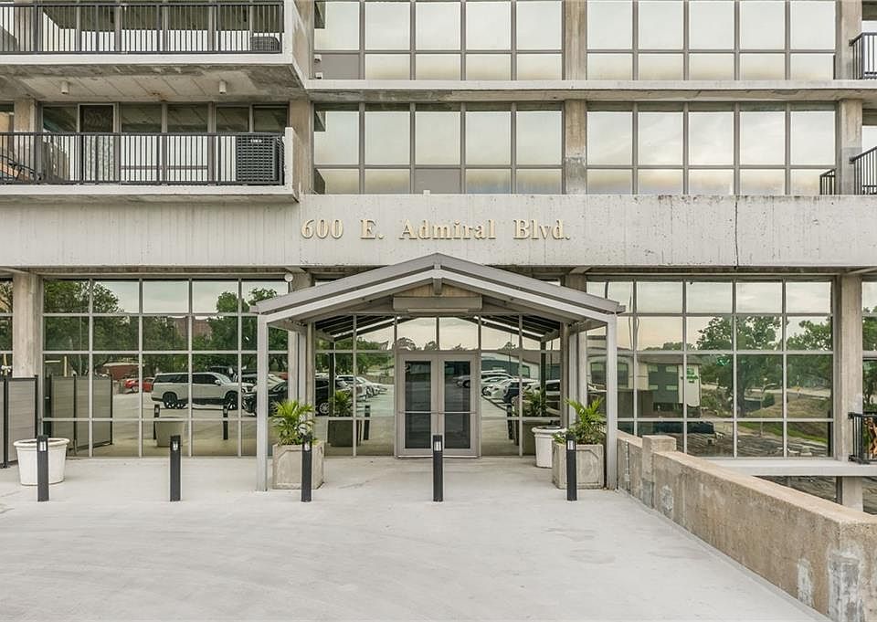 1st image of 600 E Admiral Blvd Unit 1802
