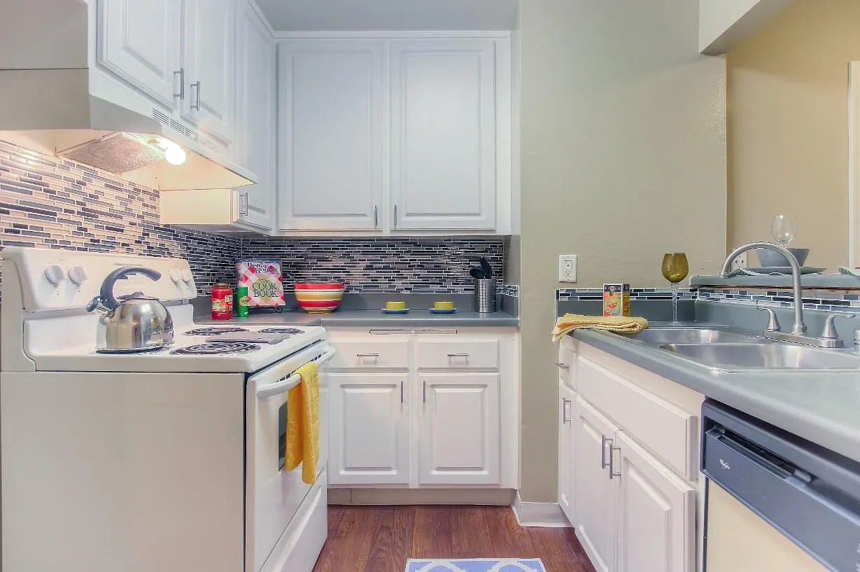 Twenty 2 Eleven Apartment Homes — Photo 4