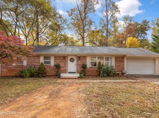 2106 Ridgecrest Dr, Maryville, TN 37803