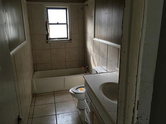 5th image of 403 Maraist St