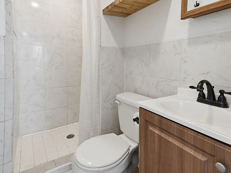1403 Little St — Photo 17
