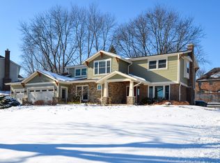 302 S Whitehall Dr, Palatine, IL