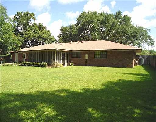 2nd image of 517 Cypress Dr