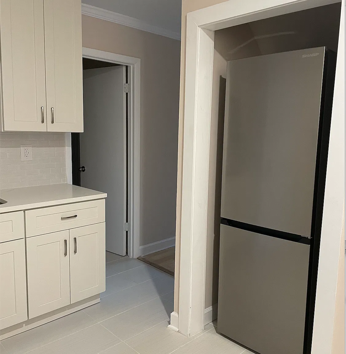 Studio, 600 sqft, $1,200 — Photo 2