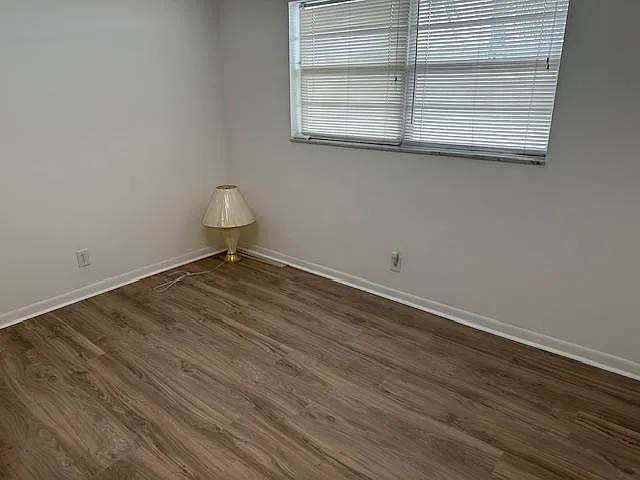 2 bed, 2.0 bath, 990 sqft, $1,600 — Photo 3