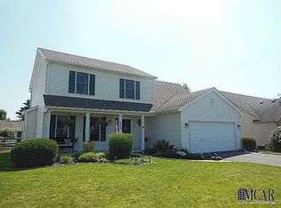 9022 Village Meadows Dr, Temperance, MI 48182