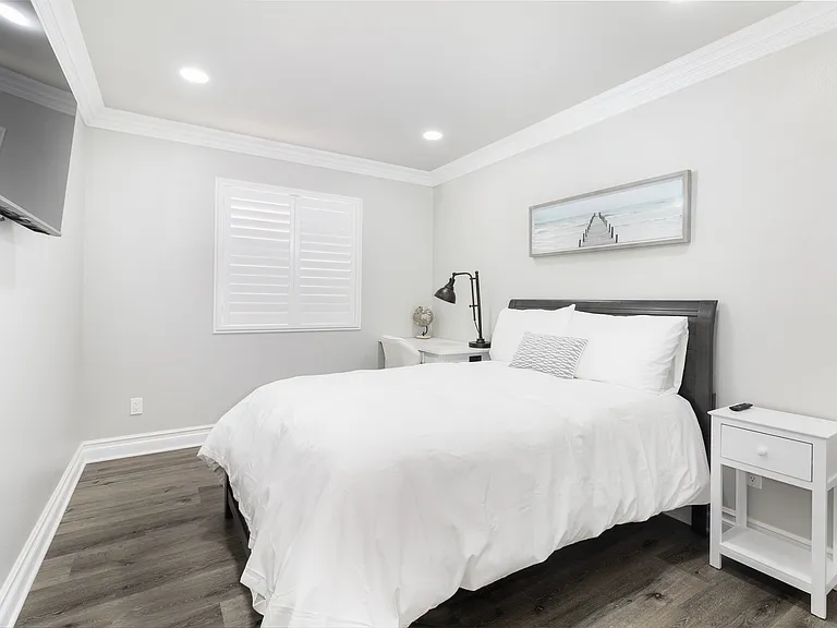 4302 Shetland Ln — Photo 18