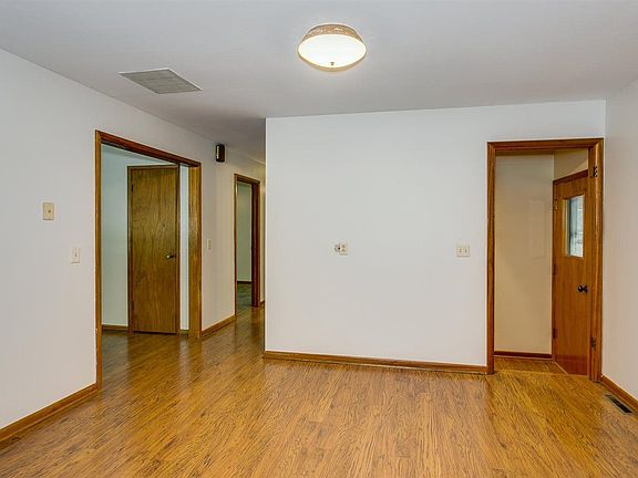 5th image of 409 N Michigan Ave