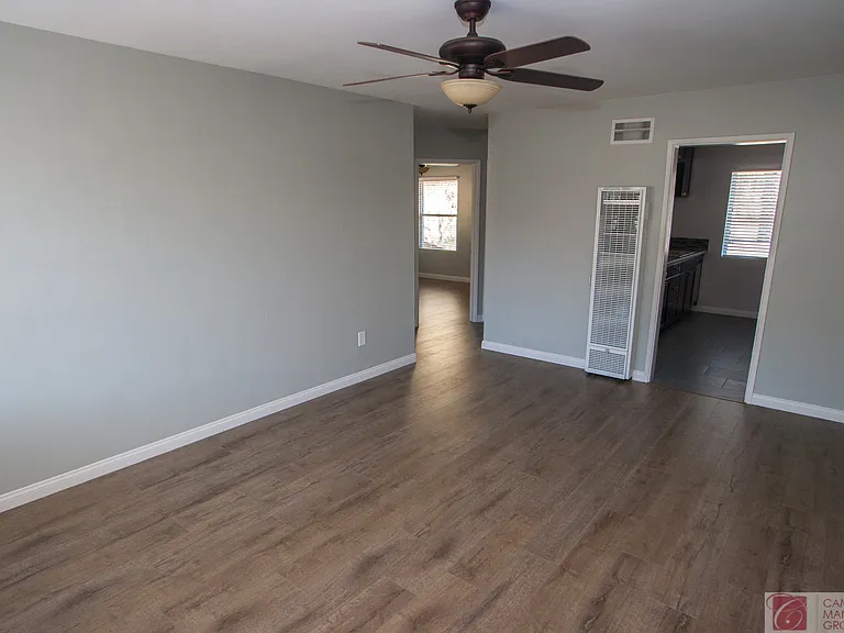 3176-3182 Reynard Way — Photo 5