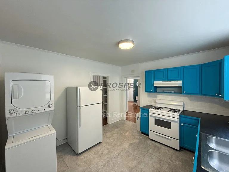 204 Fishburne St — Photo 9