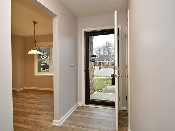 3rd image of 3062 Firestone Cir
