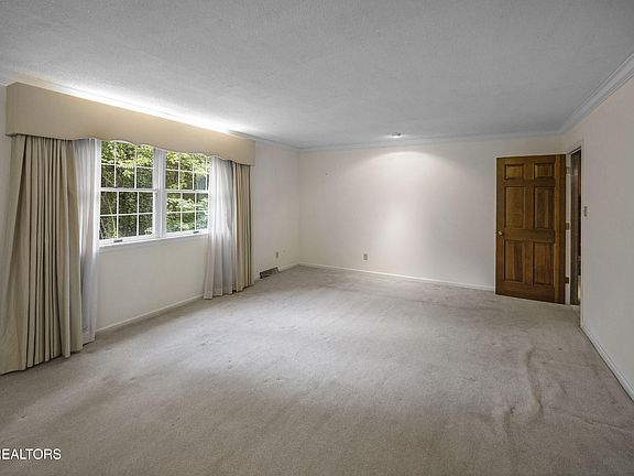 5th image of 1307 Snowdon Dr
