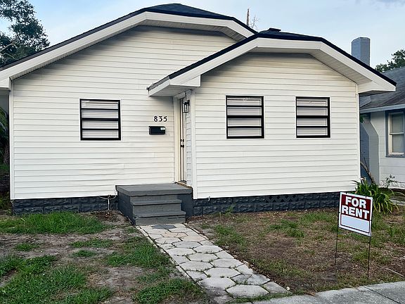 2nd image of 835 17th St N