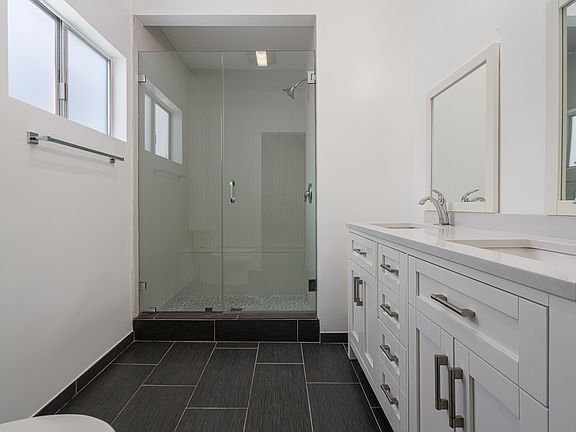 2nd image of 1134 23rd St APT 5