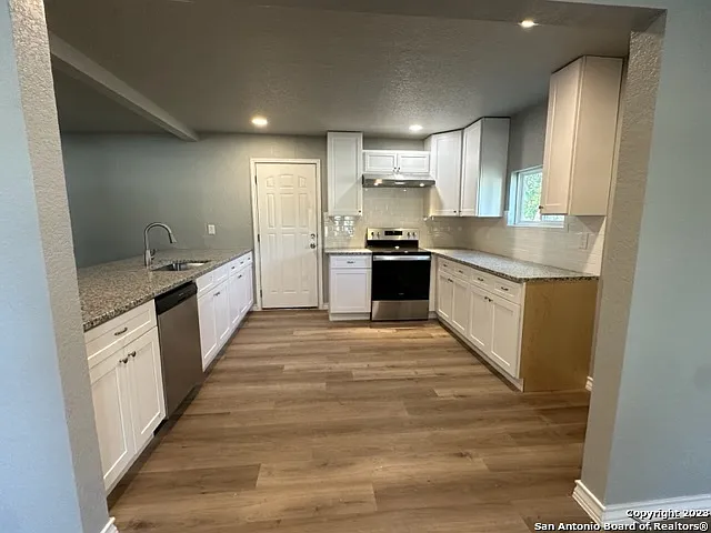 546 W Petaluma Blvd — Photo 4
