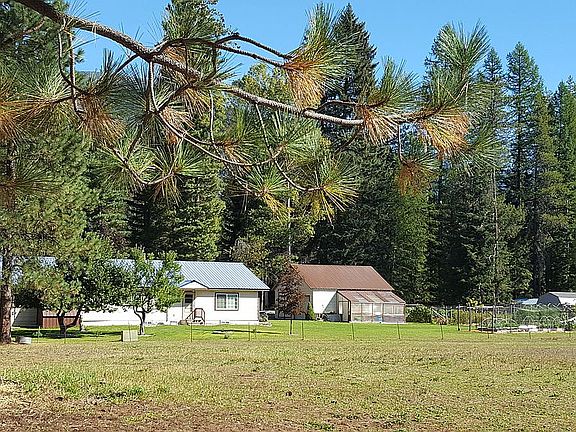 3rd image of 98 Railroad Ave