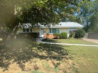 3304 Piper Ln, Alexandria, VA 22306