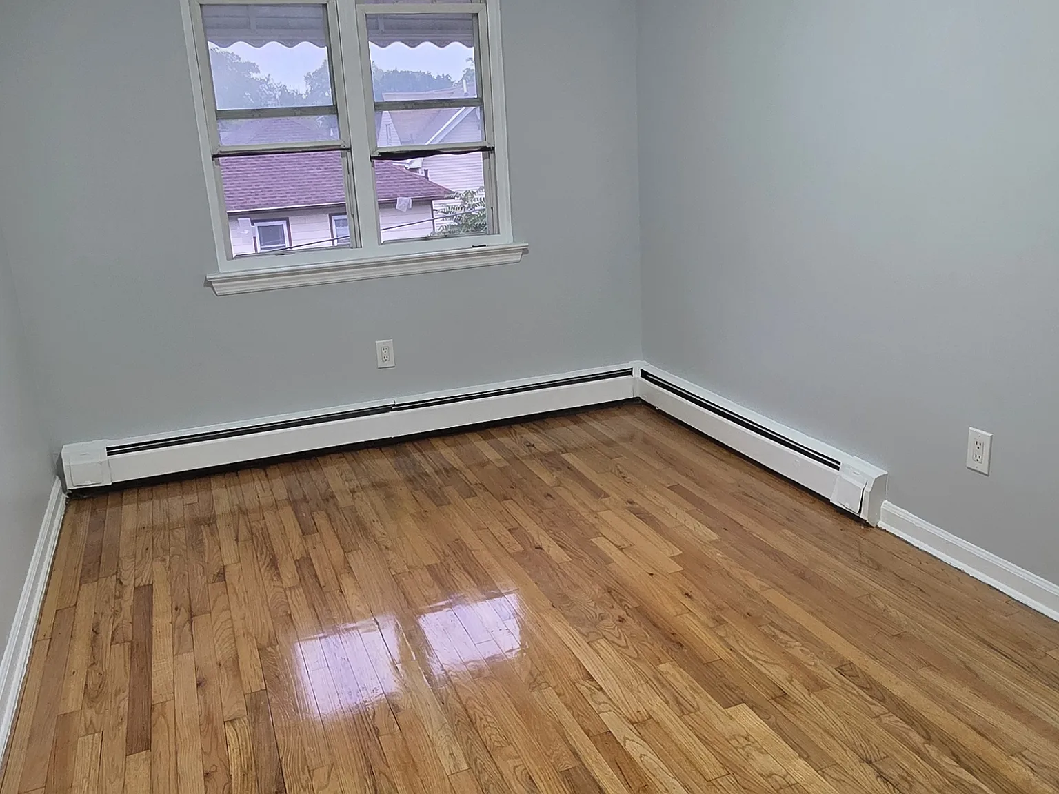 3 bed, 1100 sqft, $3,000 — Photo 3