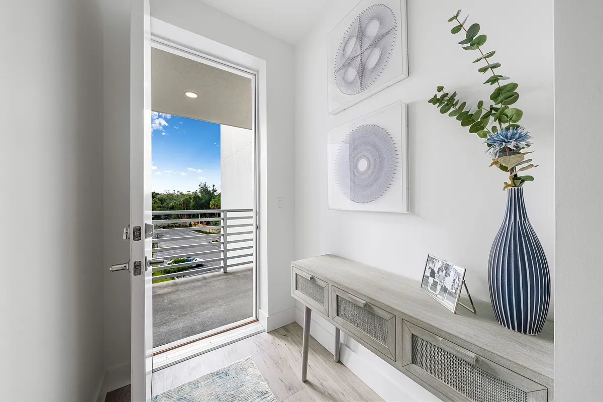 Building Photo - 1709 N Tamiami Trl