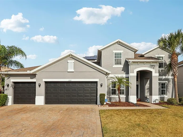 Plantation Oak Dr — Photo 1