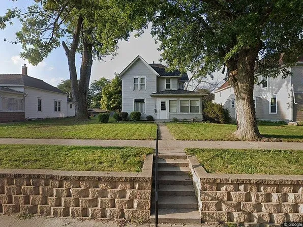 722 W Cherry St, Cherokee, IA 51012