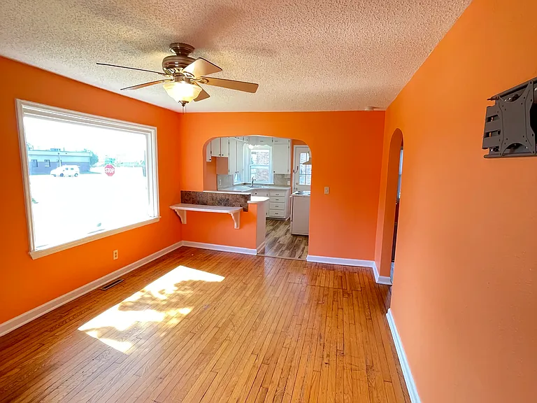 803 N Concord Ave — Photo 4
