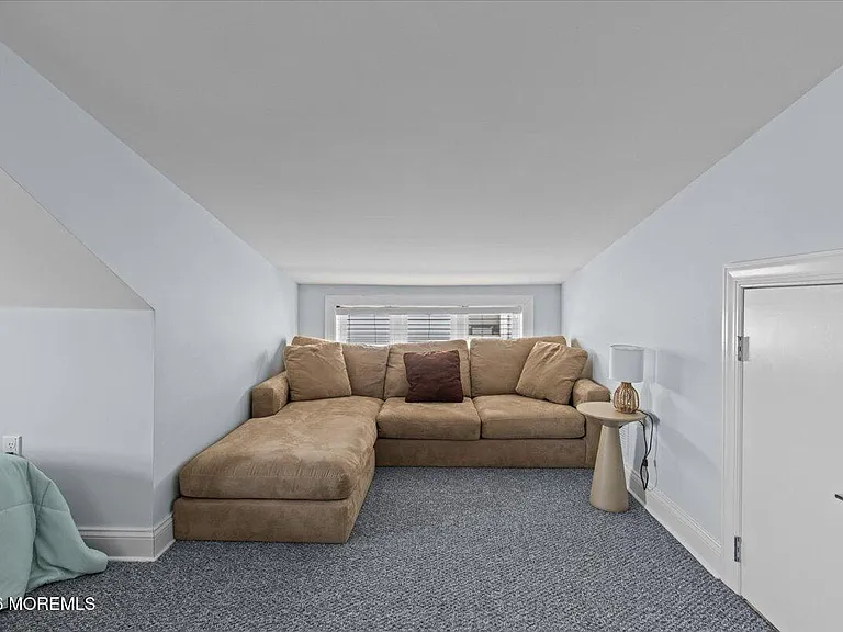 106 Makin Ave — Photo 19