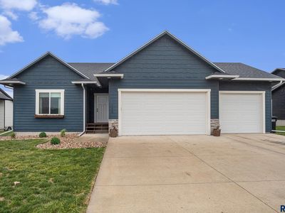 110 Skyline Dr, Valley Springs, SD, 57068