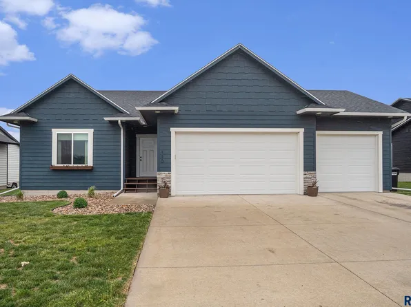 110 Skyline Dr, Valley Springs, SD 57068