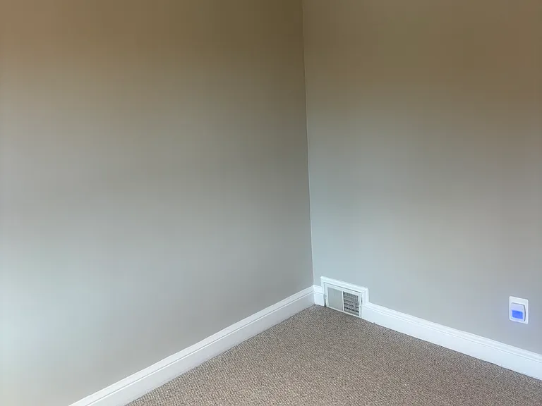 534 E Luray Ave — Photo 12