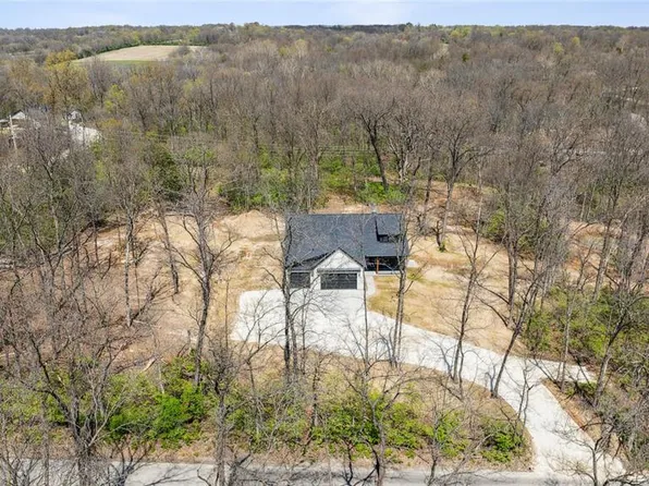 635 N Ethlyn Rd, Winfield, MO 63389