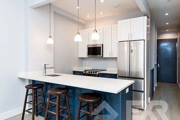 Rented by EXR | media 4