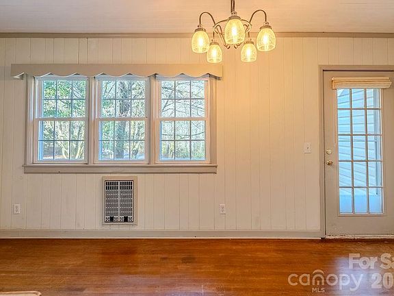 5th image of 2212 Wayah Rd