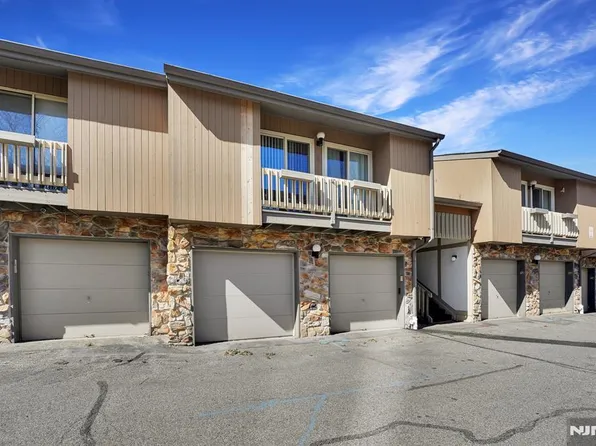 6 Meyer Ct #1606, West Orange, NJ 07052