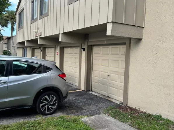 2148 NW 57th Ave #14, Fort Lauderdale, FL 33313
